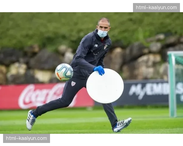 斯图加特后卫扎加杜肌肉挫伤 已参与球队部分训练内容 斯图加特后卫扎加杜肌肉挫伤 已参与球队部分训练内容